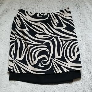 Sandra skirt size 6 petite black beige swirl